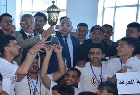 مشاركة مميزة لطلبة جامعة المعرفة والعلوم الحديثة في بطولة السباحة الحرة للجامعات اليمنية 